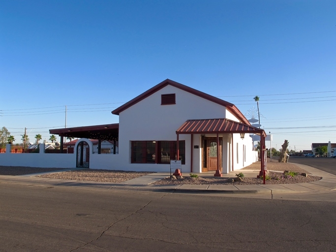 301 N Picacho St, Casa Grande, AZ à vendre - Photo du b timent - Image 1 de 17