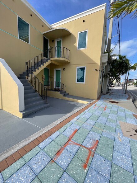 1318 N Ocean Blvd, Hollywood, FL à vendre - Photo du bâtiment - Image 2 de 44