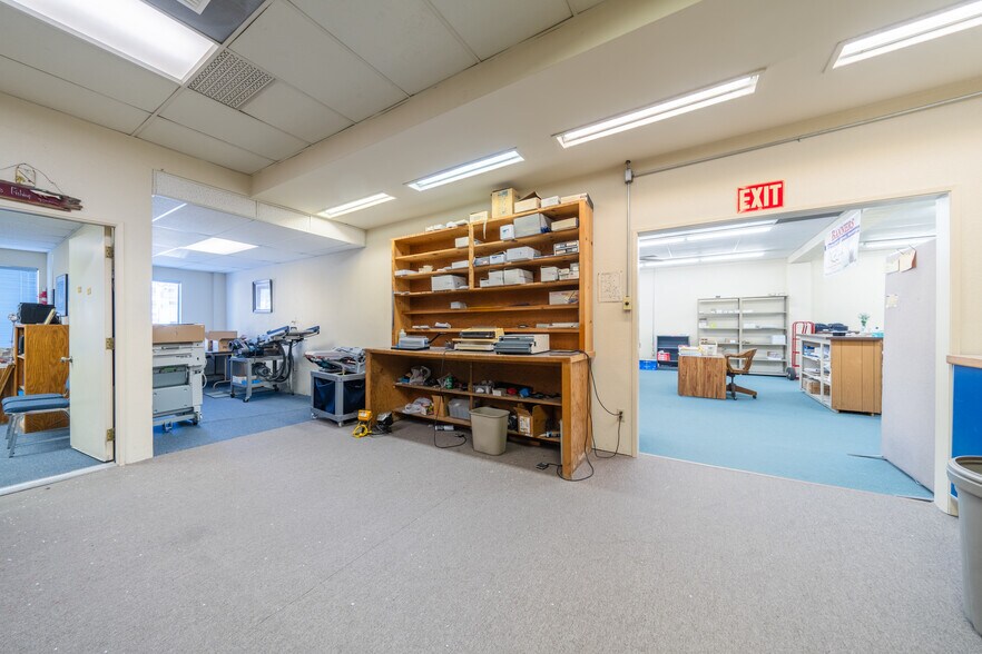 656 W Lancaster Blvd, Lancaster, CA à vendre - Photo intérieure - Image 2 de 39