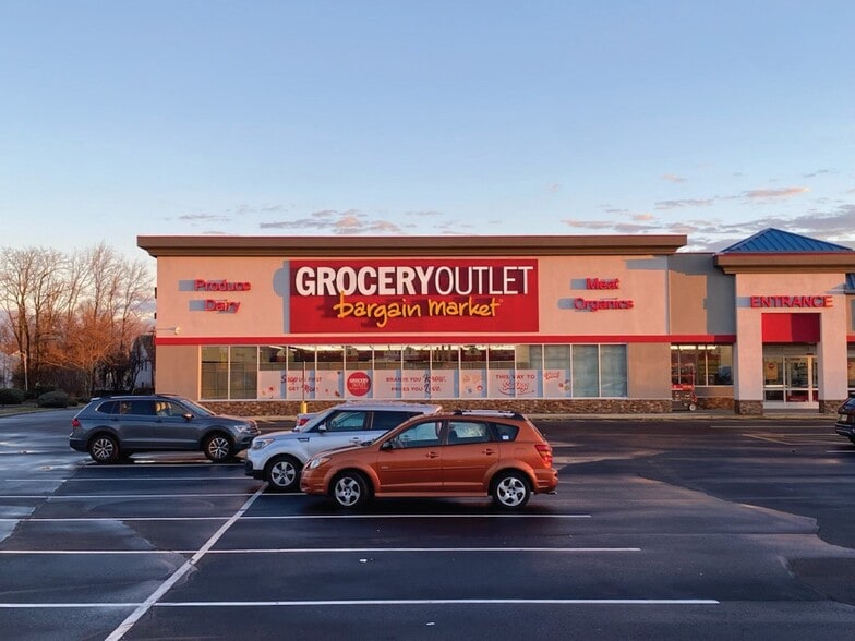 3001-3073 Rt 35, Hazlet, NJ for lease - Building Photo - Image 2 of 4