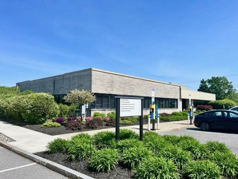 621 Columbia Street Ext, Cohoes, NY à louer - Photo du bâtiment - Image 2 de 19
