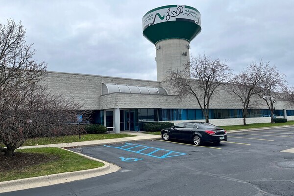 37735 Enterprise Ct, Farmington Hills, MI for lease - Building Photo - Image 1 of 25