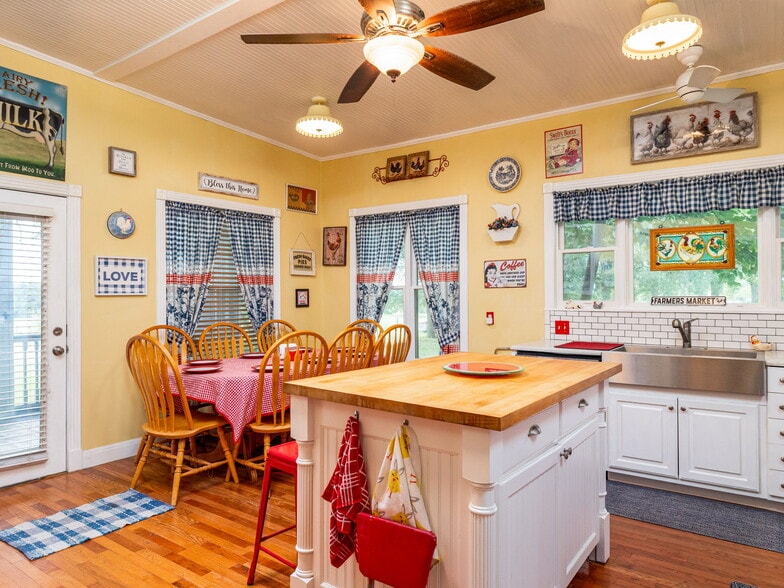 1065 Pr 7041, Elgin, TX for sale - Primary Photo - Image 2 of 19