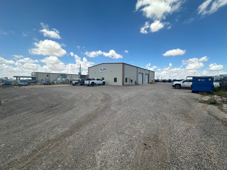 2318 E County Road 123, Midland, TX for lease - Building Photo - Image 3 of 8