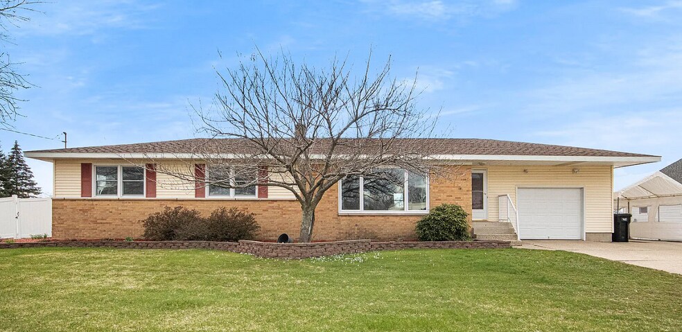 11151 64th Ave, Allendale, MI à vendre - Photo du bâtiment - Image 2 de 2