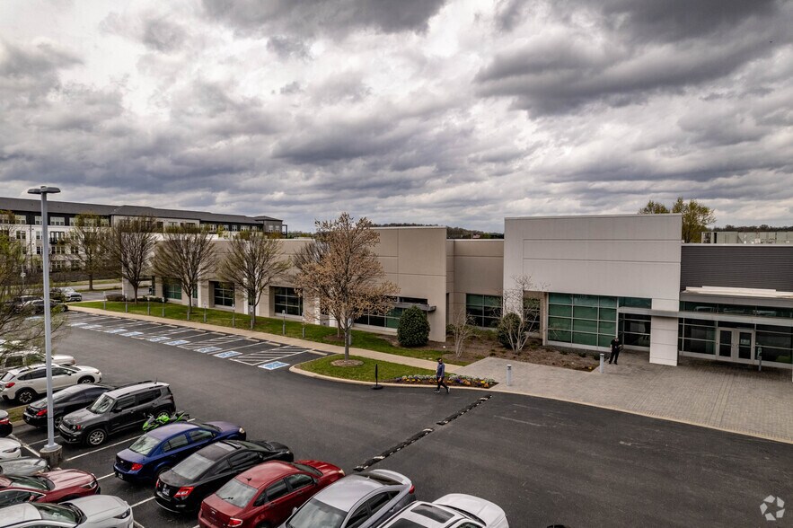 530 Great Circle Rd, Nashville, TN for sale - Primary Photo - Image 1 of 10
