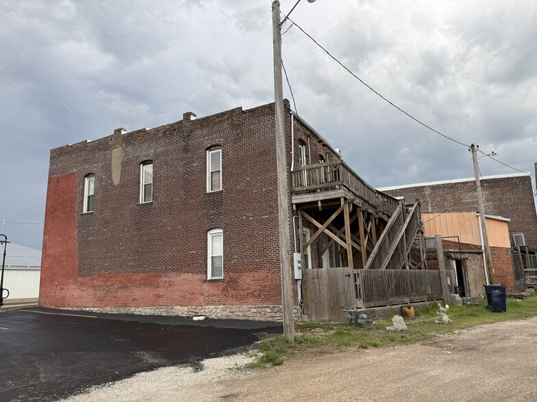 207 W Main St, Ash Grove, MO à vendre - Photo du bâtiment - Image 2 de 14