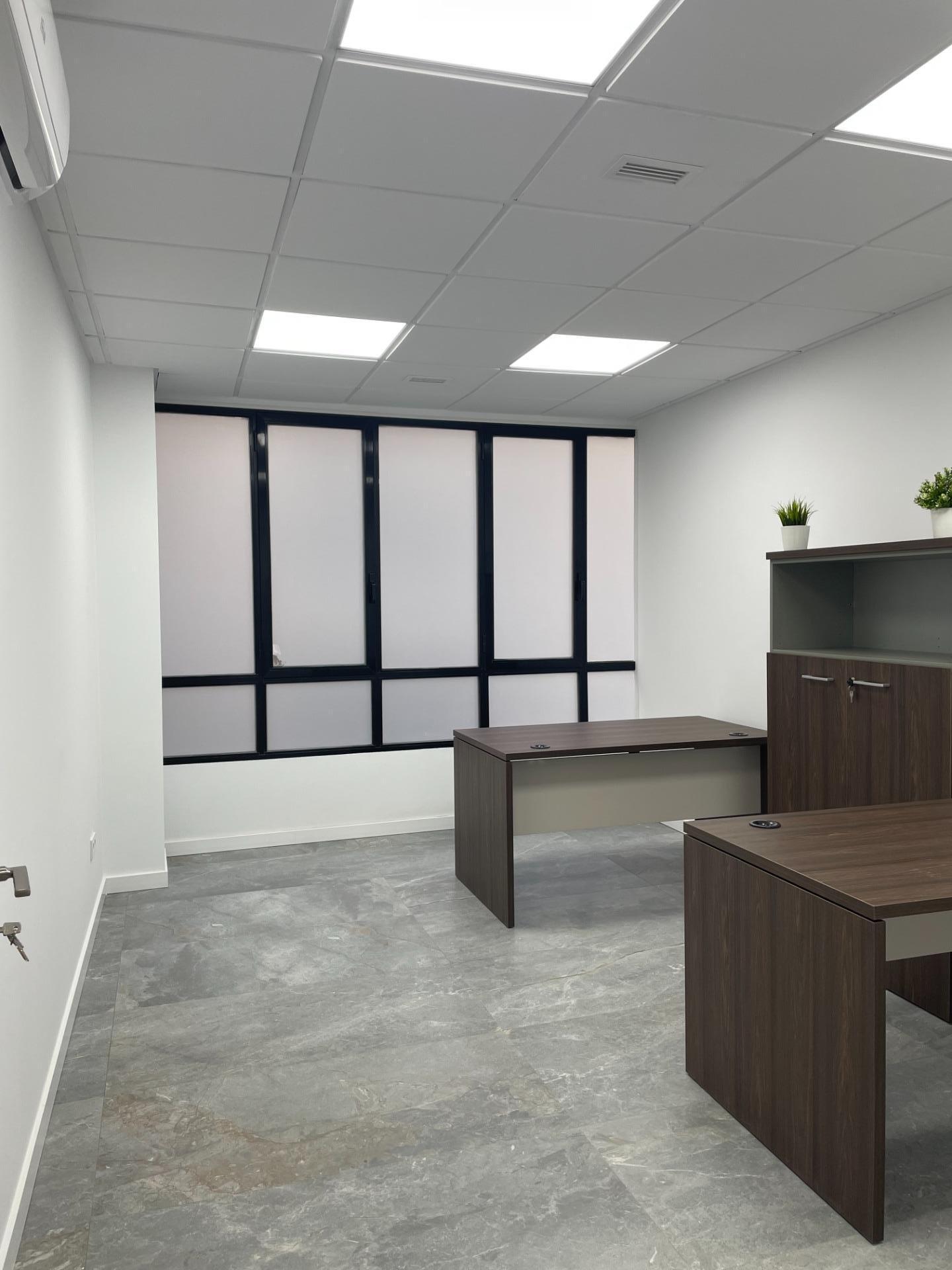 Office in València for lease Interior Photo- Image 1 of 16