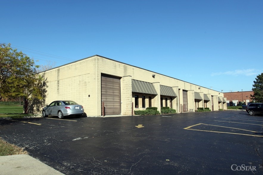 1490 Bernard Dr, Addison, IL for lease Primary Photo- Image 1 of 7