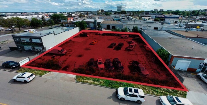 10355 61 Av NW, Edmonton, AB à vendre Photo principale- Image 1 de 1