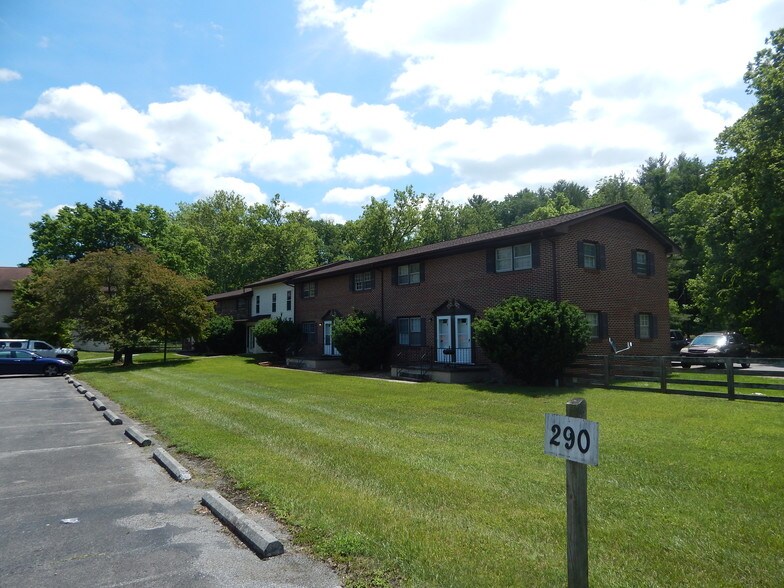 290-292 Alleghany Spring Rd, Shawsville, VA à vendre - Photo principale - Image 1 de 1