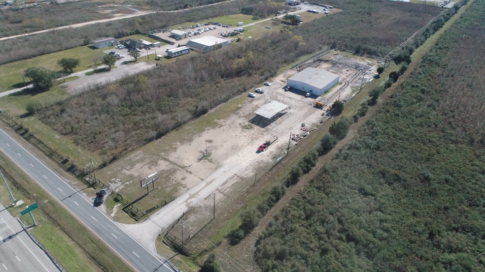 6700 East Fwy, Baytown, TX for lease - Building Photo - Image 2 of 5