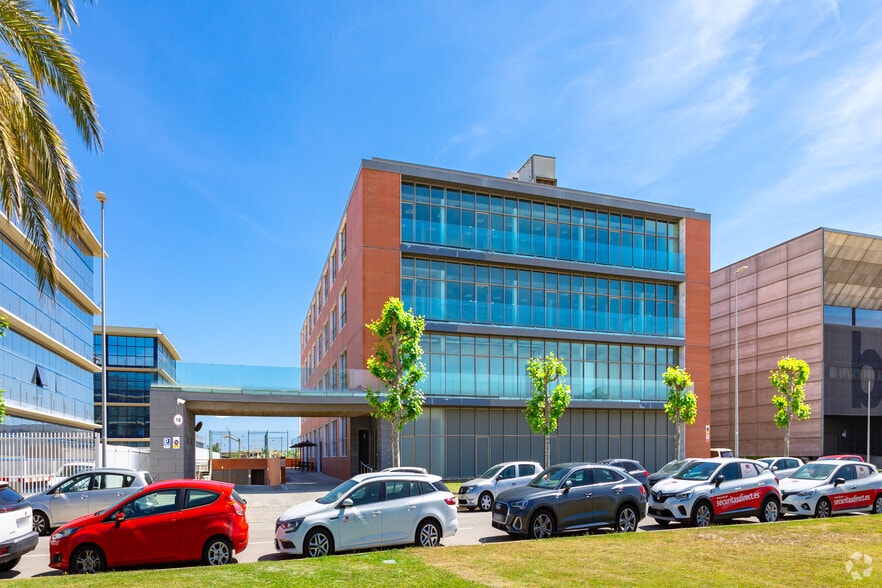 Avinguda del Baix Llobregat, 5, El Prat de Llobregat, Barcelona for lease - Primary Photo - Image 1 of 4