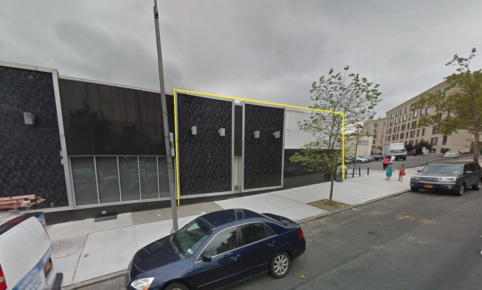 64-02-64-22 108th St, Flushing, NY à louer - Photo du bâtiment - Image 2 de 3
