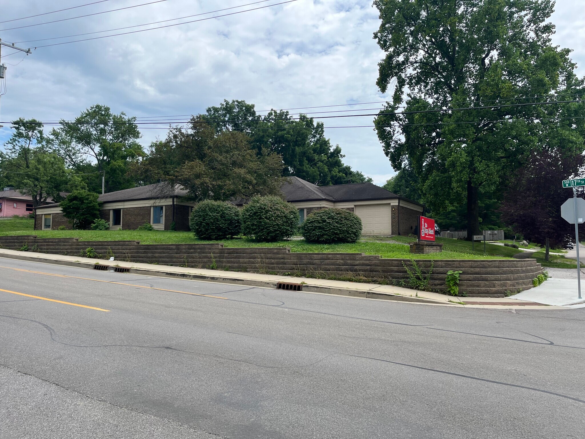 525 W 17th St, Bloomington, IN à vendre Photo principale- Image 1 de 22