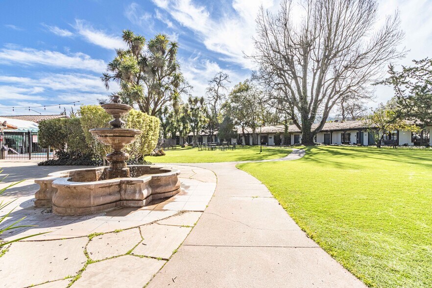 250 Entrada Dr, Novato, CA à louer - Photo du bâtiment - Image 3 de 15