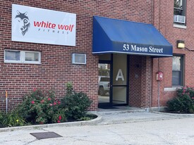 53 Mason St, Salem MA - Entrepôt