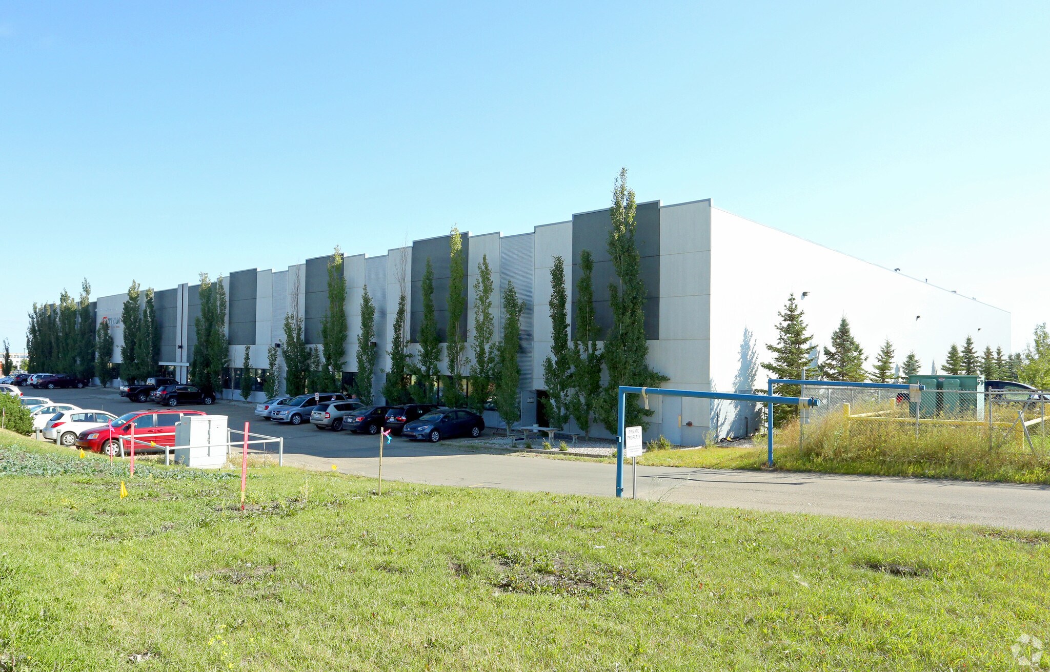 5303-5311 75 St NW, Edmonton, AB for sale Primary Photo- Image 1 of 1