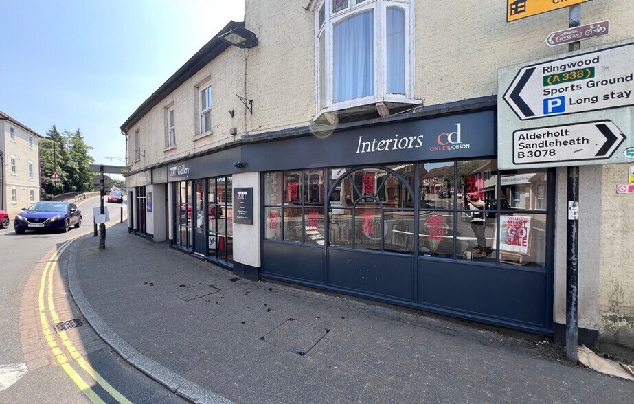 2-6 Bridge St, Fordingbridge à louer - Photo du bâtiment - Image 3 de 3