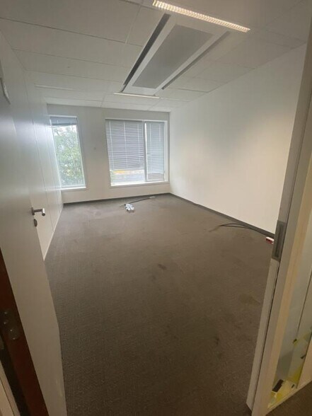 Bureau dans Nanterre à louer - Photo intérieure - Image 2 de 21