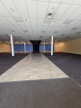 2001 MacArthur Blvd, Whitehall, PA for lease Interior Photo- Image 2 of 11