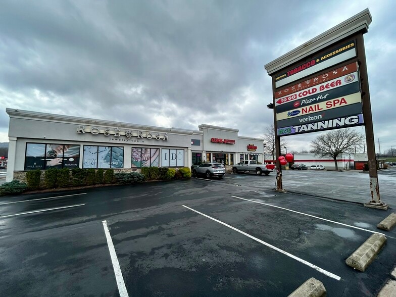 107 Brown St, East Stroudsburg, PA for lease - Building Photo - Image 3 of 4