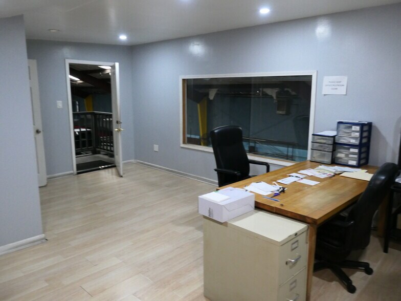 7130 Long Dr, Houston, TX à vendre - Photo du bâtiment - Image 3 de 7