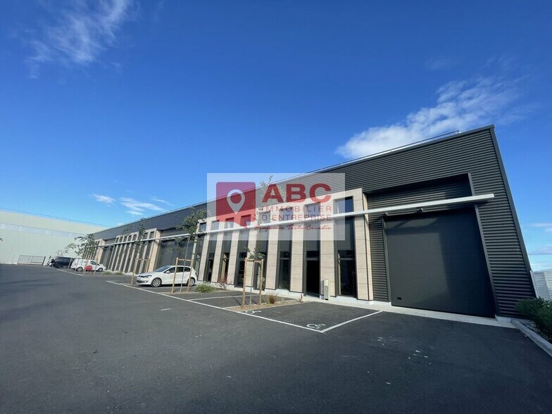 Flex in Gallargues-le-Montueux for lease - Building Photo - Image 2 of 4