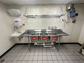 2930 S National Ave, Springfield, MO à louer Photo intérieure- Image 2 de 9