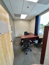 28368 Constellation Rd, Valencia, CA à louer Photo intérieure- Image 1 de 13