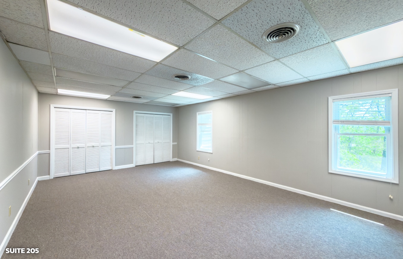 2129 Electric Rd, Roanoke, VA for lease Interior Photo- Image 1 of 7
