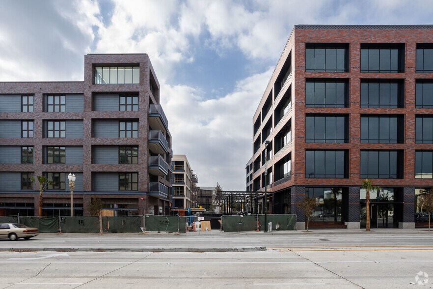 10 W Walnut St, Pasadena, CA à louer - Photo du bâtiment - Image 3 de 9