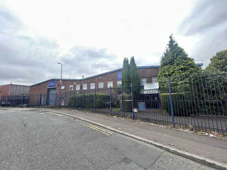 1 Edward St, Salford à louer - Photo du bâtiment - Image 3 de 8