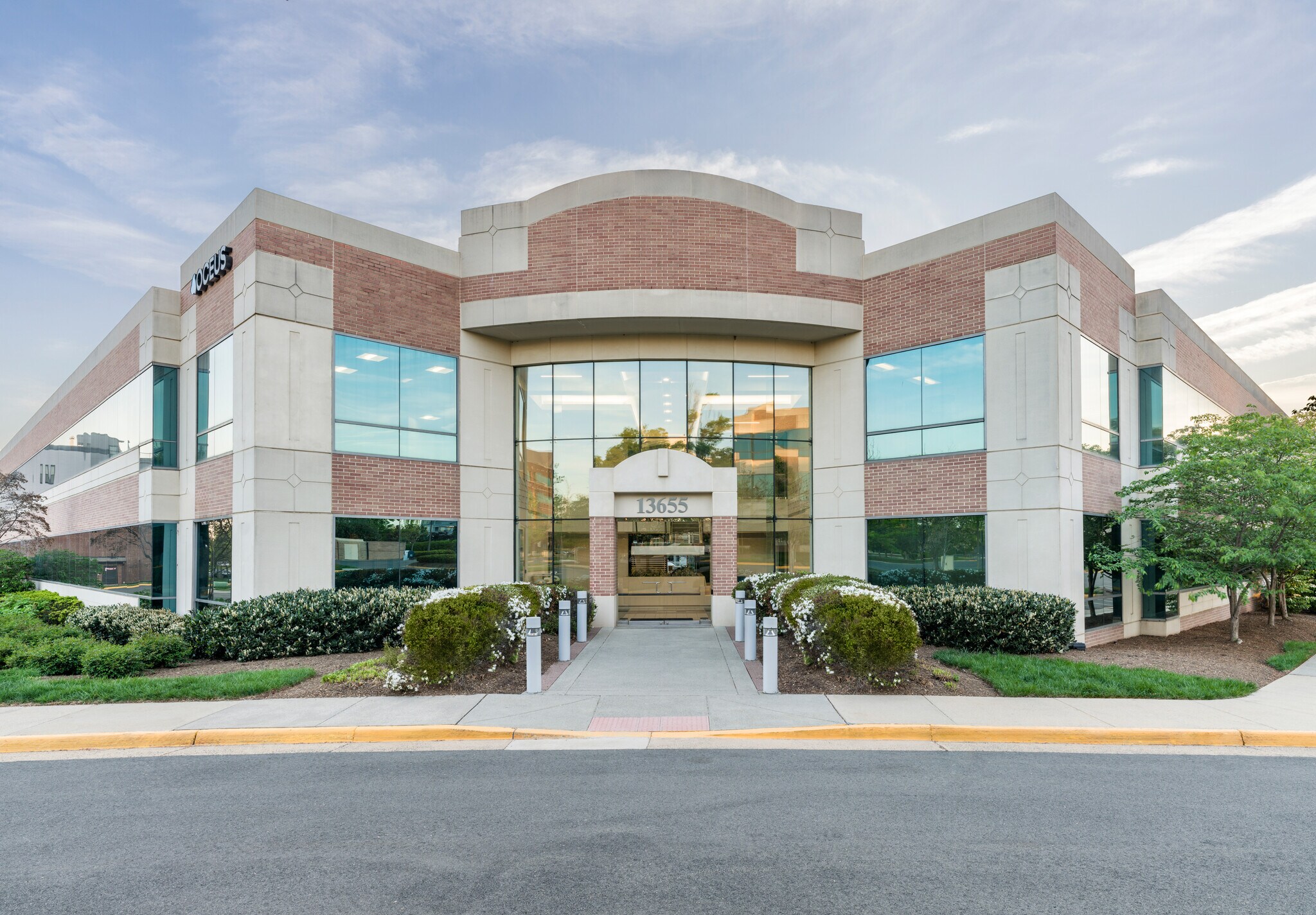 13655 Dulles Technology Dr, Herndon, VA for lease Primary Photo- Image 1 of 6