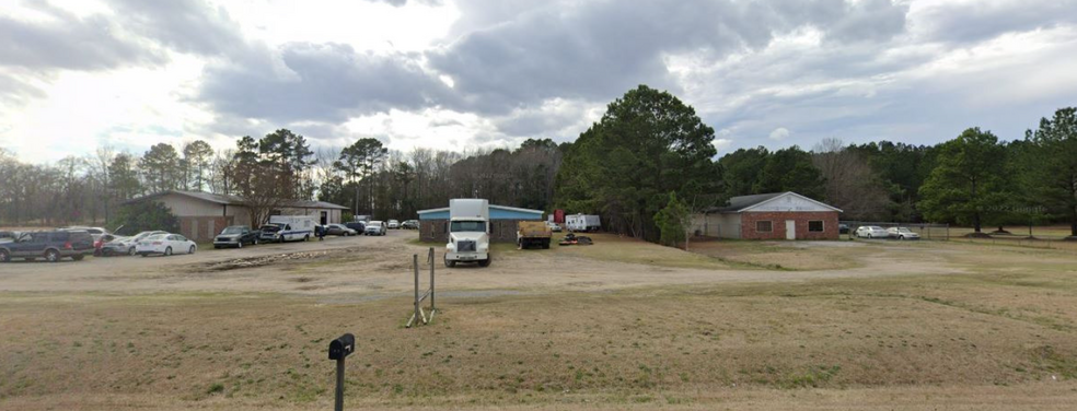 Three (3) Buildings in Darlington, SC portfolio of 3 properties for sale on LoopNet.ca - Building Photo - Image 1 of 5