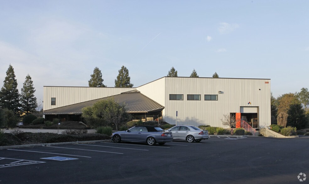 21881 8th St E, Sonoma, CA for sale - Primary Photo - Image 1 of 18