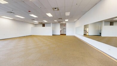 5-25 E Golf Rd, Arlington Heights, IL for lease Interior Photo- Image 1 of 19