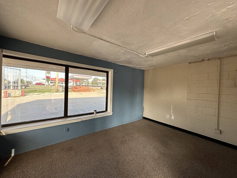 110 W Carl Hubbell Blvd, Meeker, OK à vendre - Photo du bâtiment - Image 3 de 17