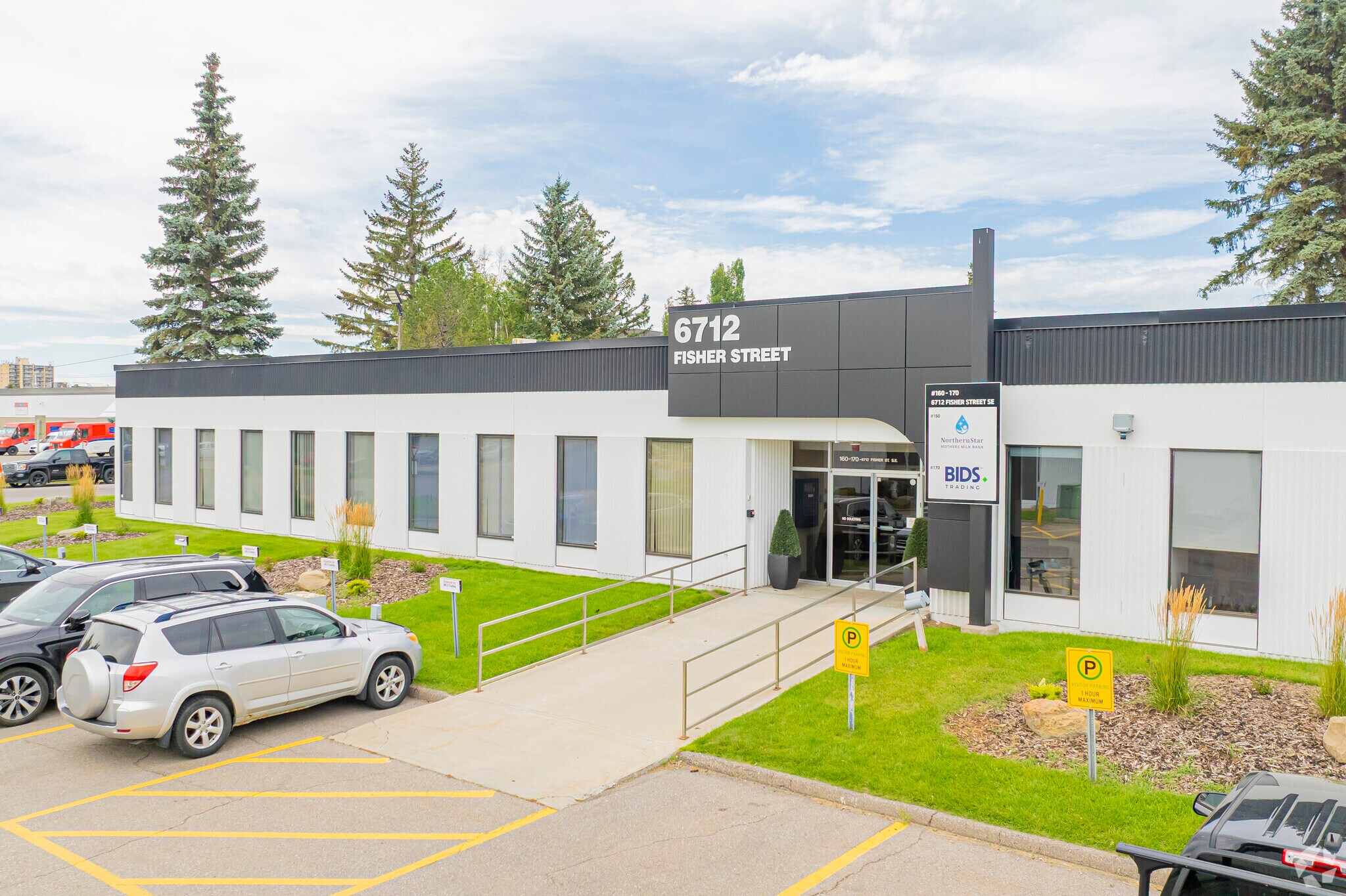 6712 Fisher St SE, Calgary, AB for sale Primary Photo- Image 1 of 1