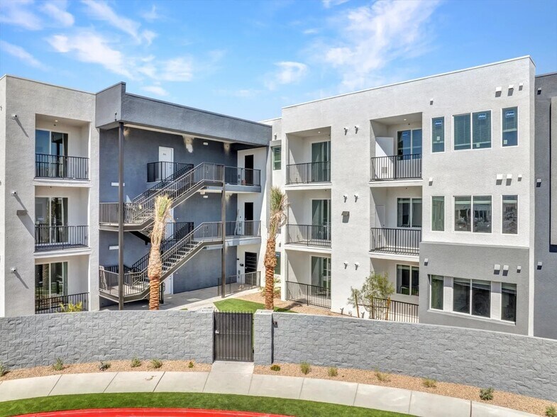 4846 S Jones Blvd, Las Vegas, NV à vendre - Photo du bâtiment - Image 3 de 20