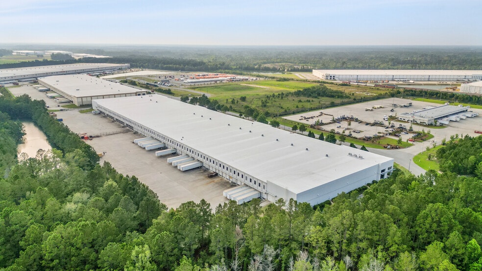 101-105 Sh Morgan Pky, Bloomingdale, GA for lease - Building Photo - Image 2 of 4