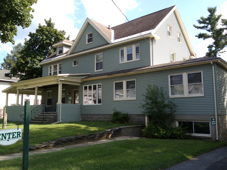 1574 Union St, Schenectady, NY à vendre - Photo du bâtiment - Image 1 de 1