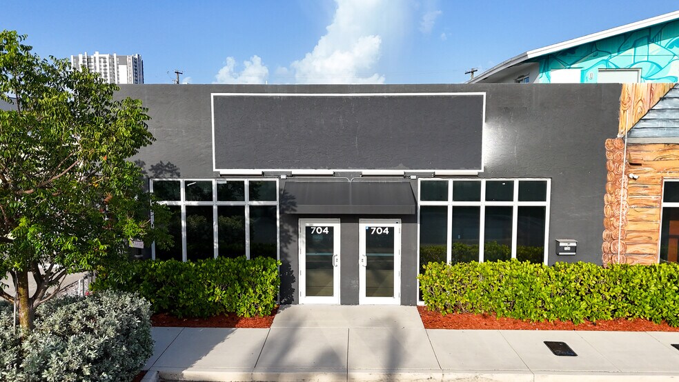 702-706 NE 1st Ave, Fort Lauderdale, FL à vendre - Photo du bâtiment - Image 3 de 34