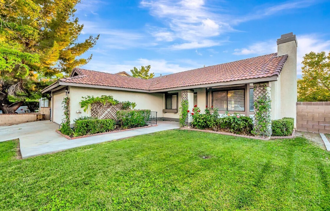 43903 Kennsington Pl, Lancaster, CA à vendre Photo principale- Image 1 de 5