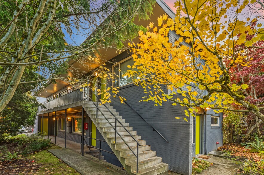 5505 NE 65th St, Seattle, WA à vendre - Photo du bâtiment - Image 3 de 13