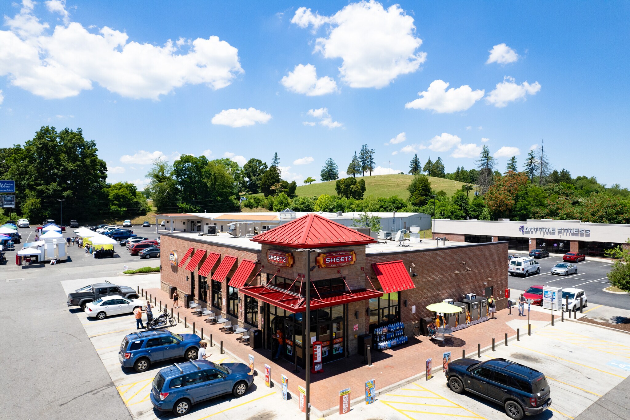 7335-7351 Lee Hwy, Radford, VA à vendre Photo du bâtiment- Image 1 de 4