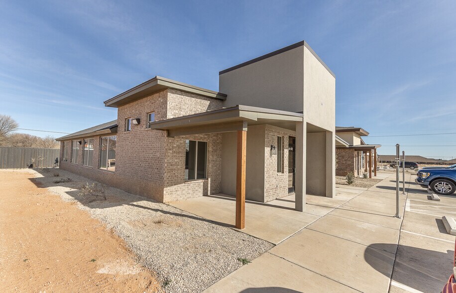 10702 Frankford Ave, Lubbock, TX à louer - Photo du bâtiment - Image 2 de 19