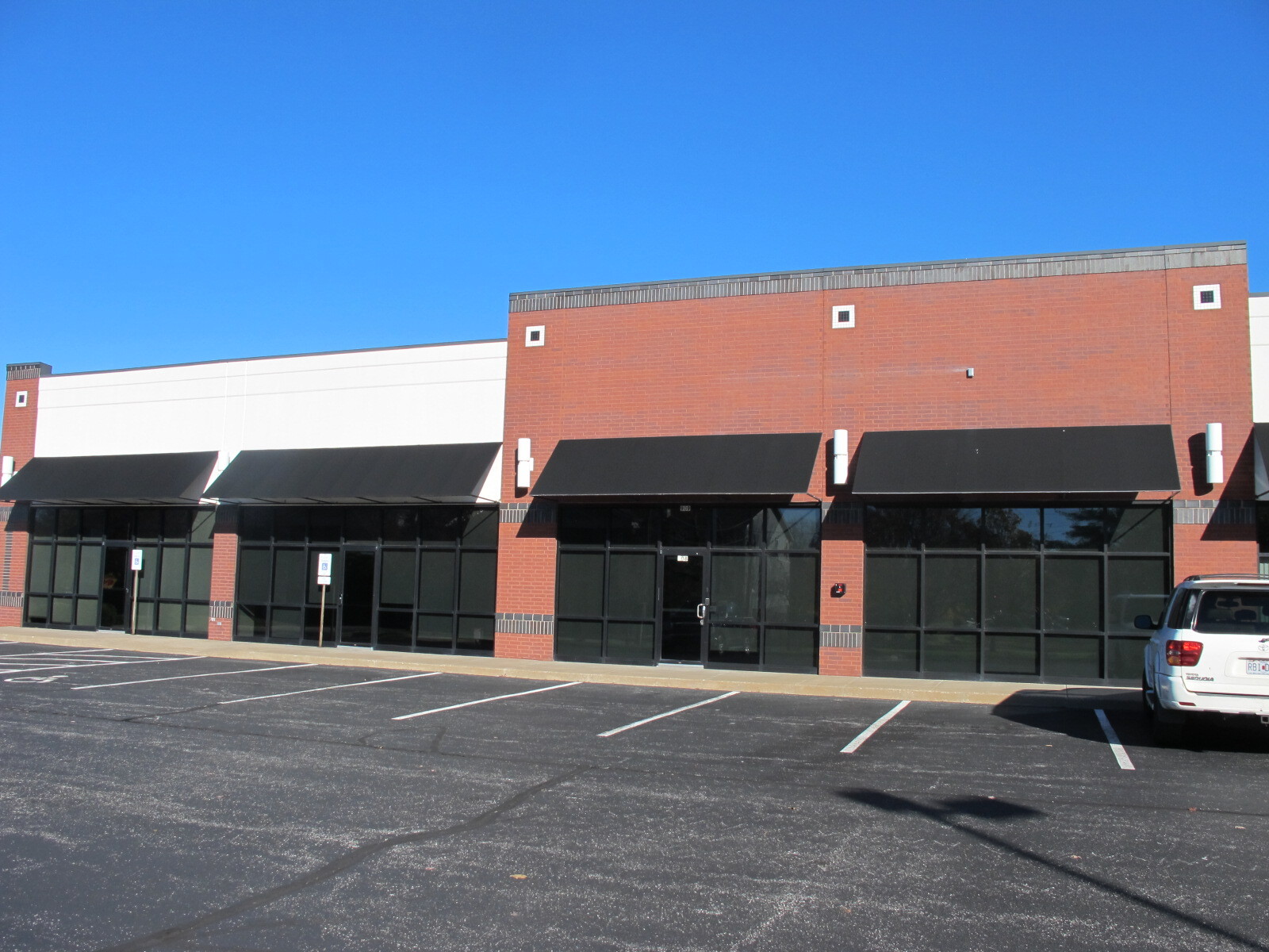 909 E Montclair St, Springfield, MO for lease Building Photo- Image 1 of 3