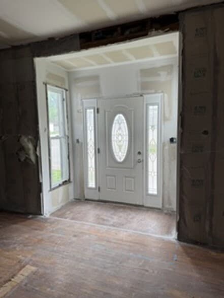 100 E Main St, Greenwood, IN for sale - Interior Photo - Image 2 of 7