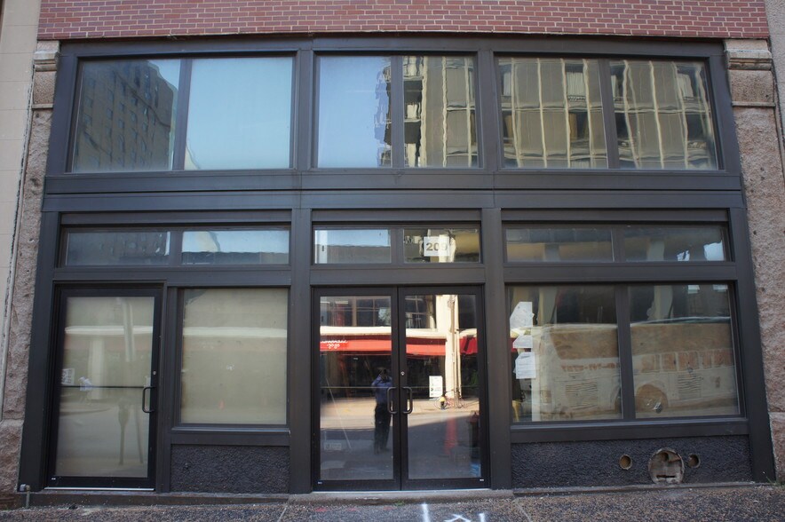 209 N 4th St, Saint Louis, MO à louer - Photo du bâtiment - Image 2 de 14